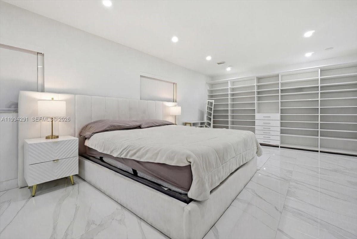 15763 SW 43rd St, Miami FL 33185 — 23