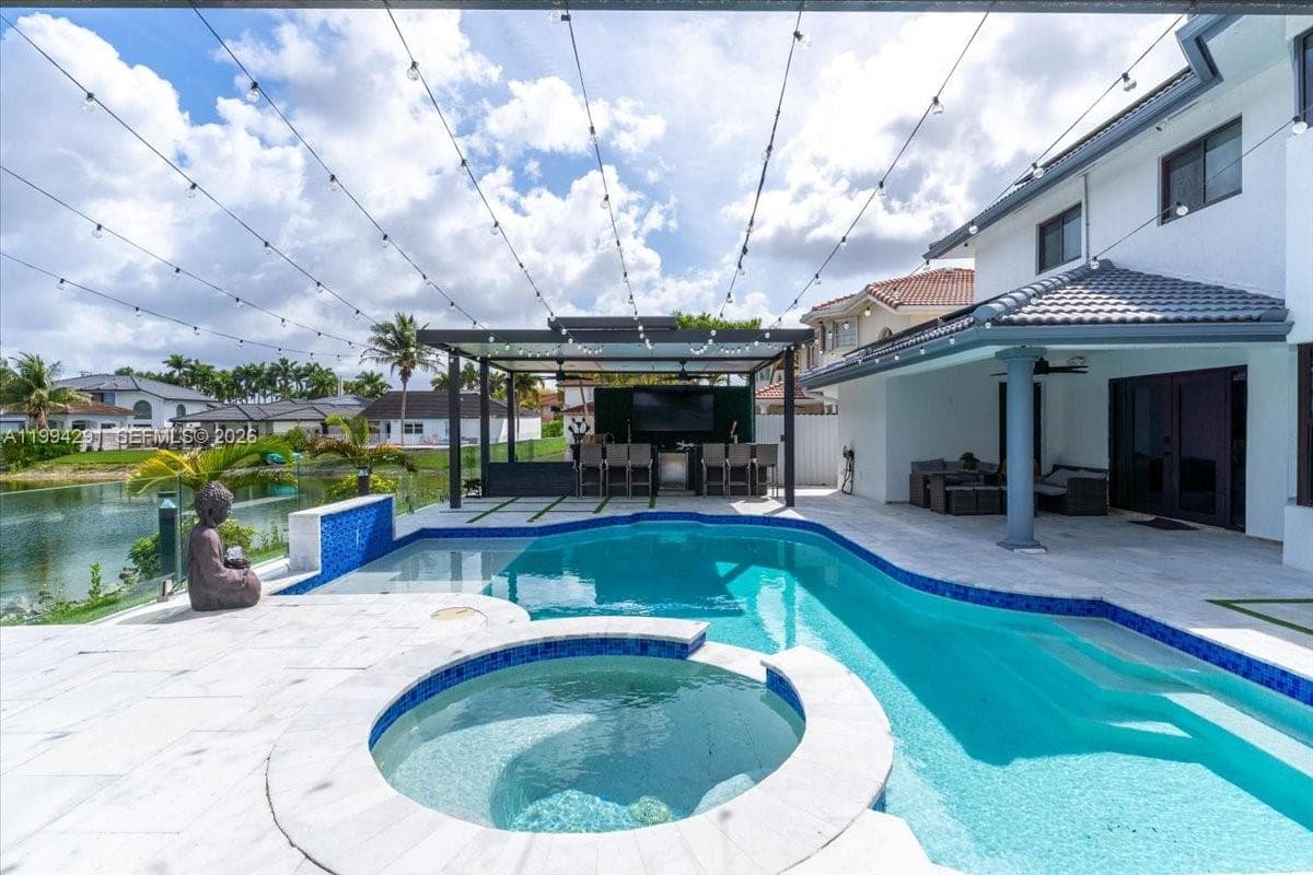 15763 SW 43rd St, Miami FL 33185 — 2