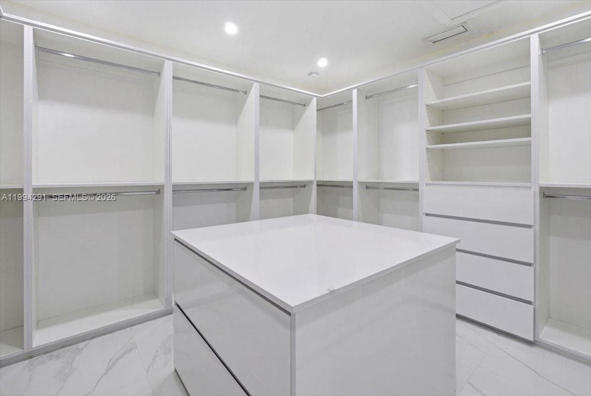 15763 SW 43rd St, Miami FL 33185 — 26
