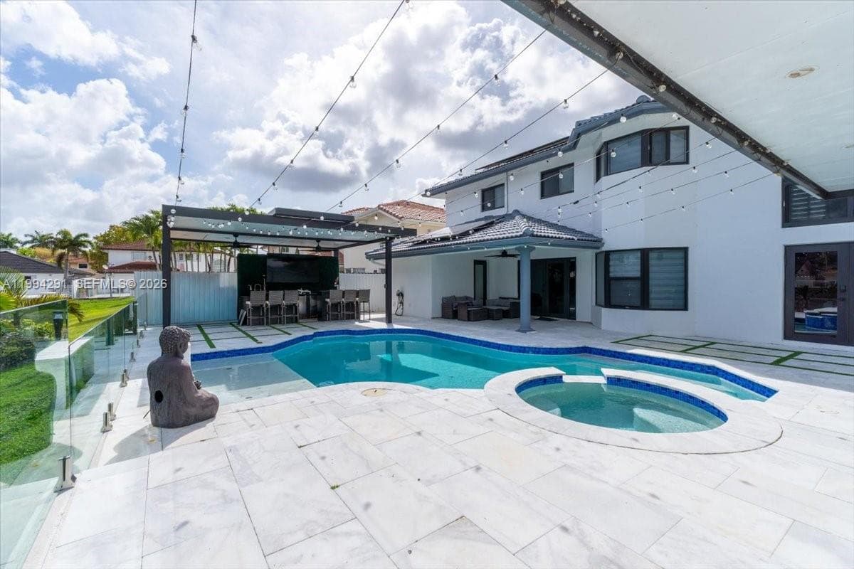 15763 SW 43rd St, Miami FL 33185 — 3