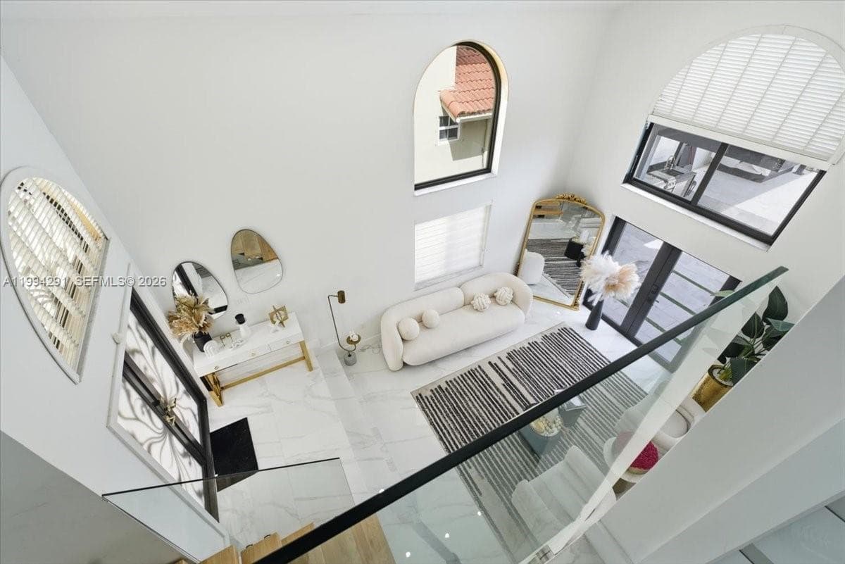 15763 SW 43rd St, Miami FL 33185 — 20