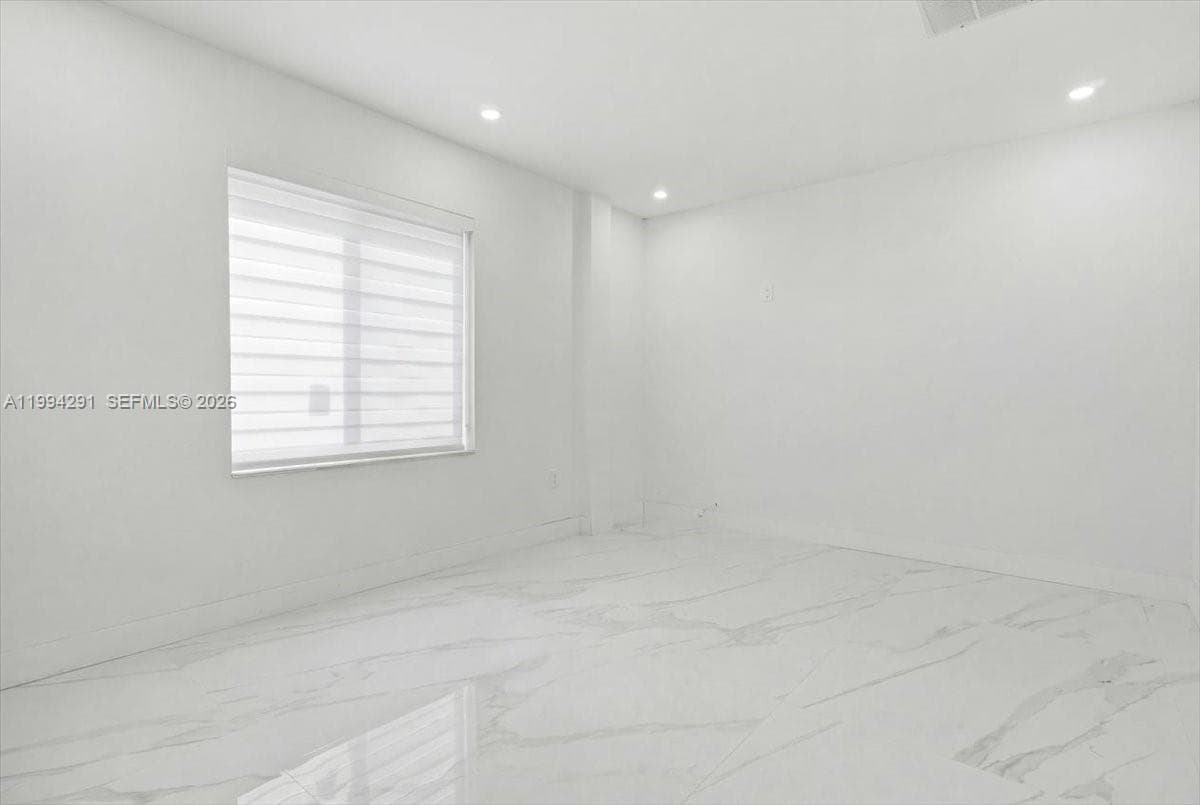 15763 SW 43rd St, Miami FL 33185 — 33