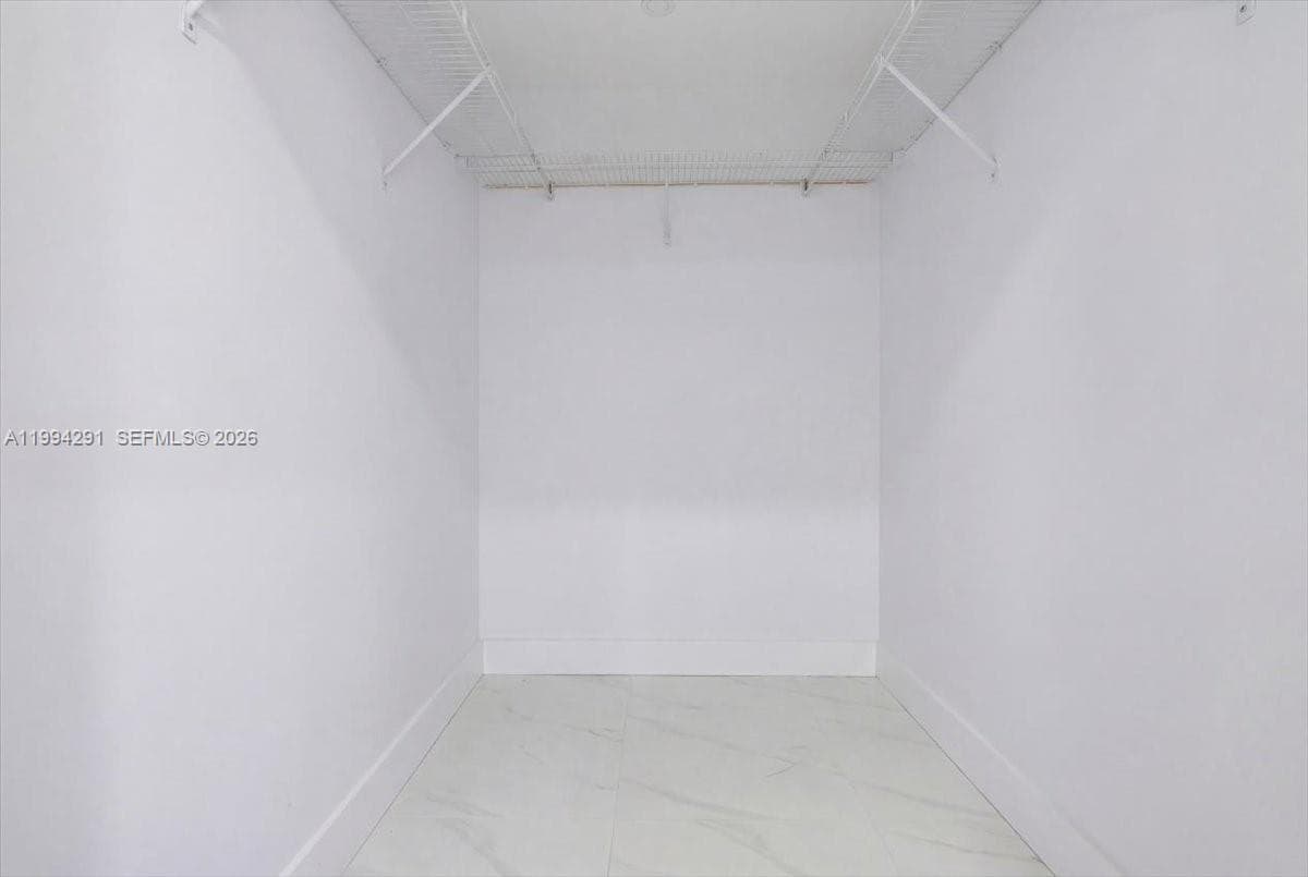 15763 SW 43rd St, Miami FL 33185 — 35