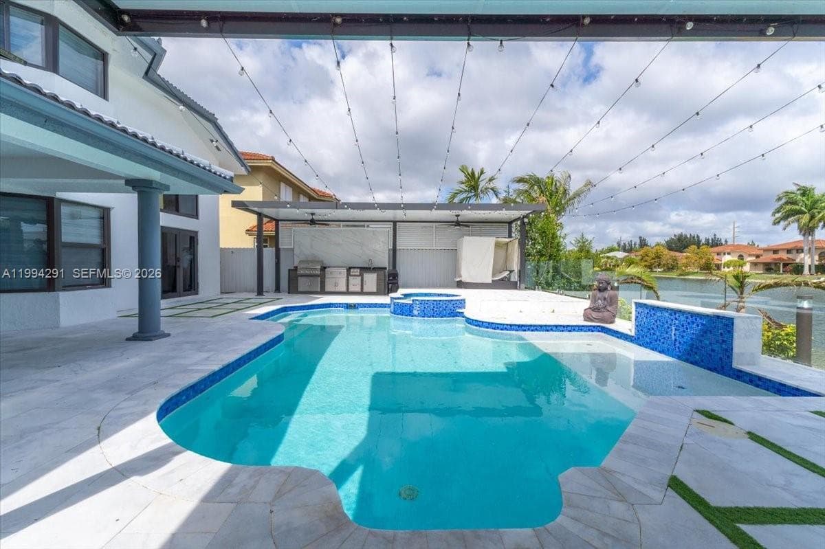 15763 SW 43rd St, Miami FL 33185 — 4