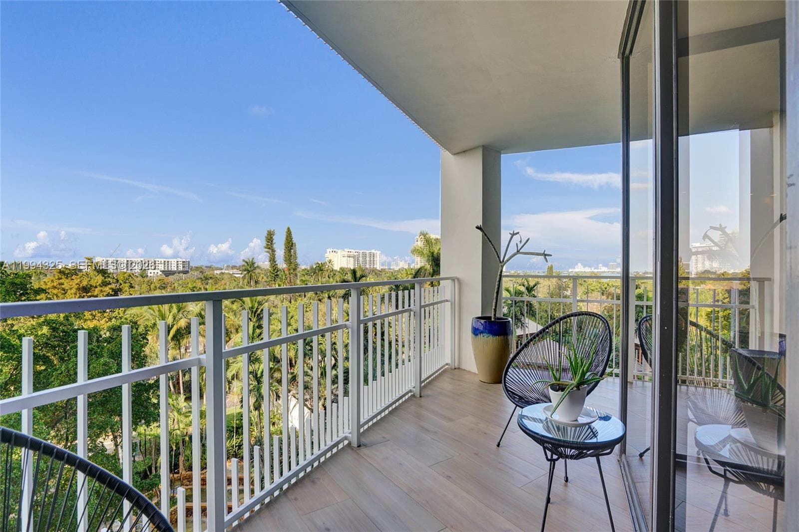 1000 Quayside Ter # 707, Miami FL 33138 — 23