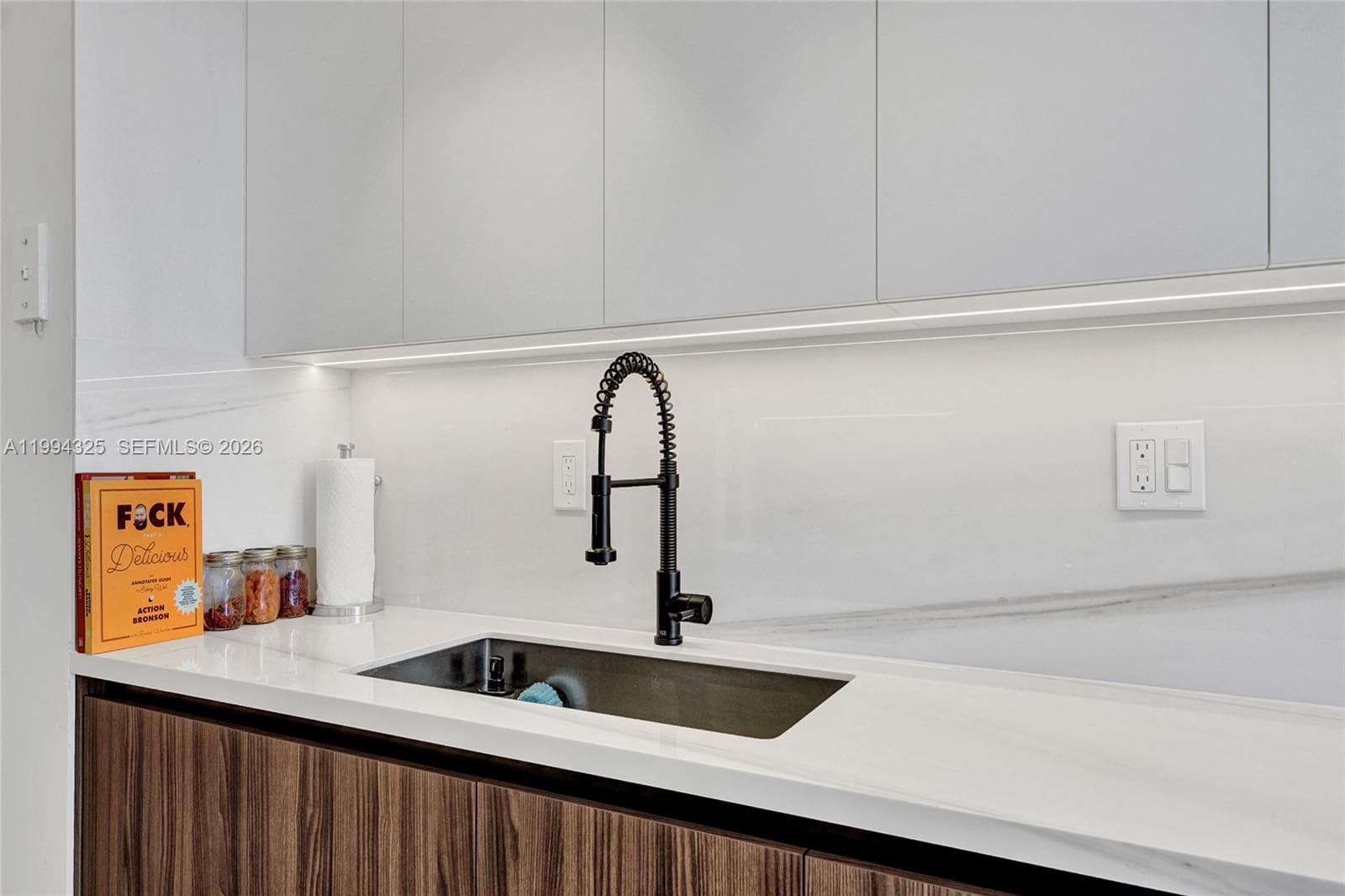 1000 Quayside Ter # 707, Miami FL 33138 — 10