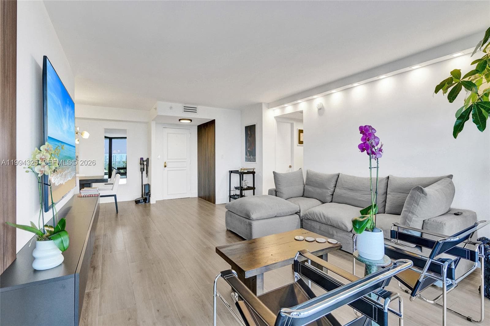 1000 Quayside Ter # 707, Miami FL 33138 — 4
