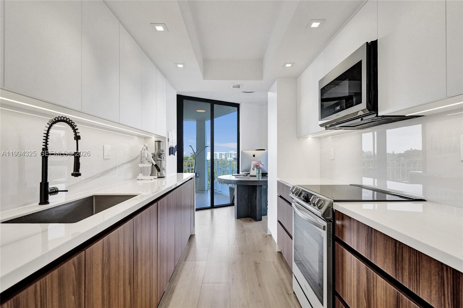 1000 Quayside Ter # 707, Miami FL 33138 — 8