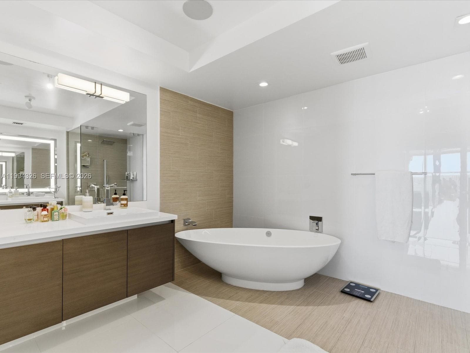 330 Sunny Isles Blvd # 1508, Sunny Isles Beach FL 33160 — 27