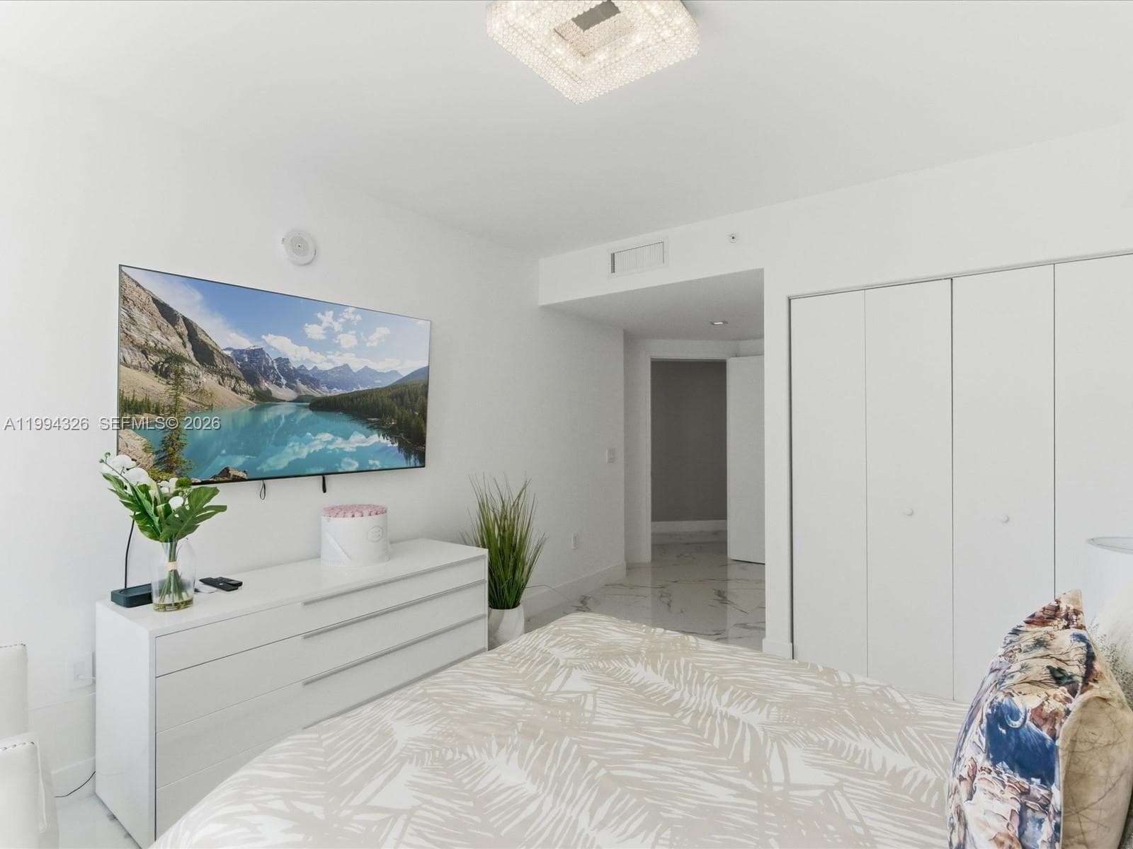 330 Sunny Isles Blvd # 1508, Sunny Isles Beach FL 33160 — 33