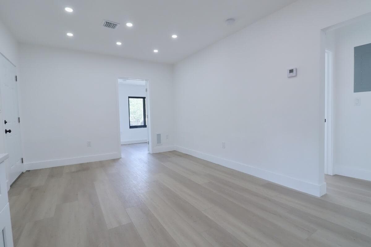 3040 NW 13th Avenue # 1, Miami FL 33142 — 6