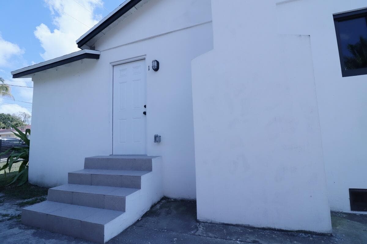 3040 NW 13th Avenue # 1, Miami FL 33142 — 13