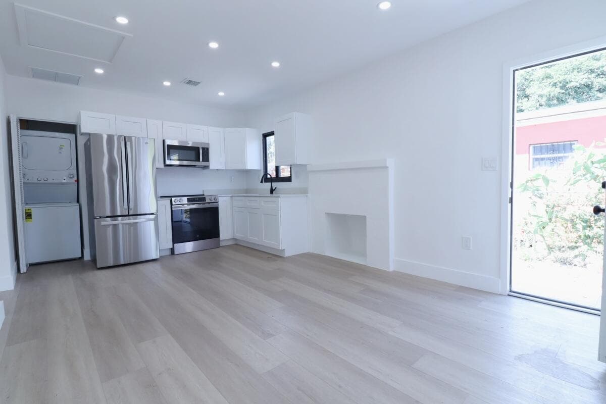 3040 NW 13th Avenue # 1, Miami FL 33142 — 5