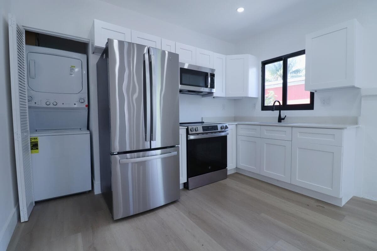3040 NW 13th Avenue # 1, Miami FL 33142 — 4