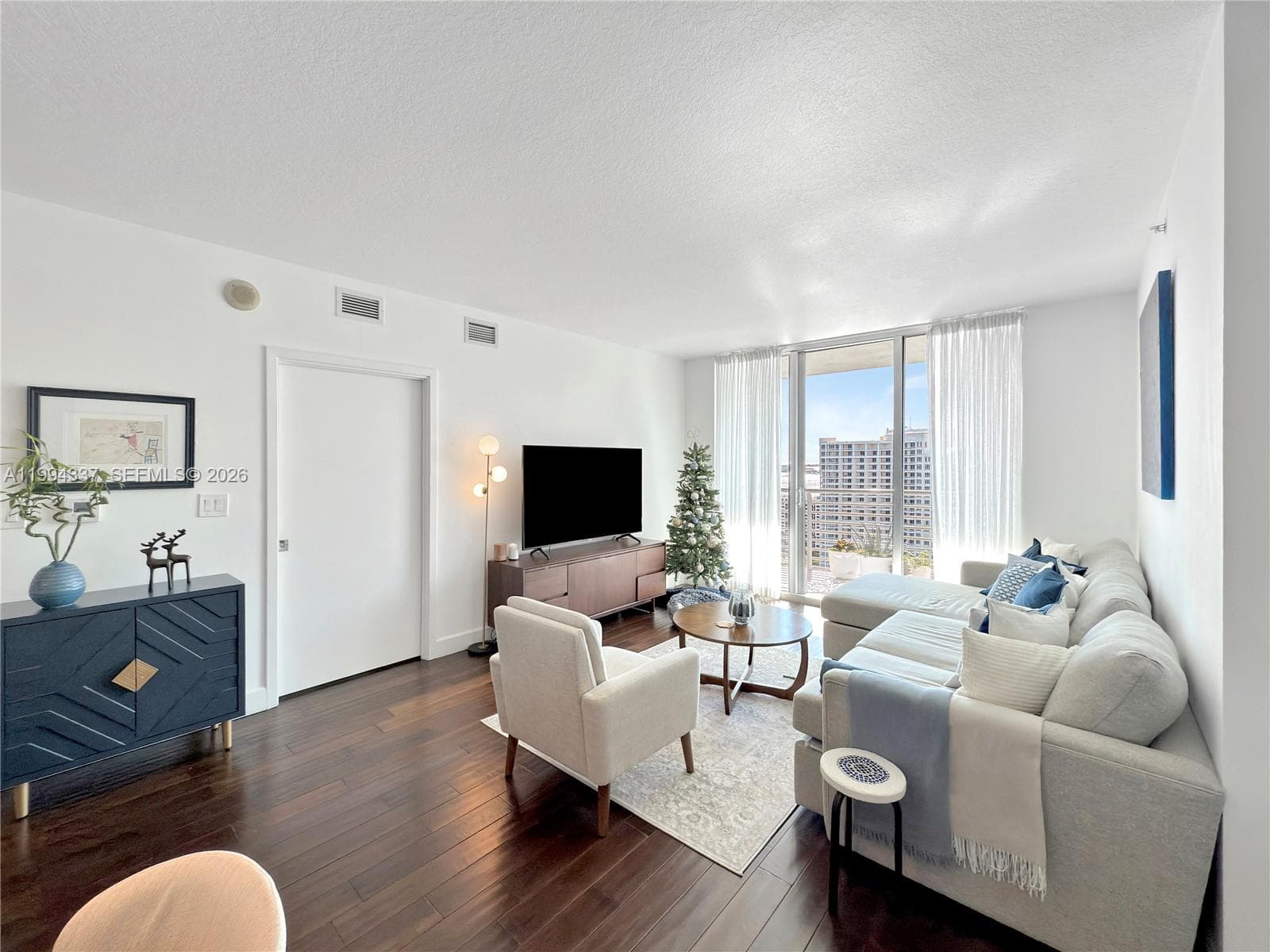 335 S Biscayne Blvd # 2905, Miami FL 33131 — 6