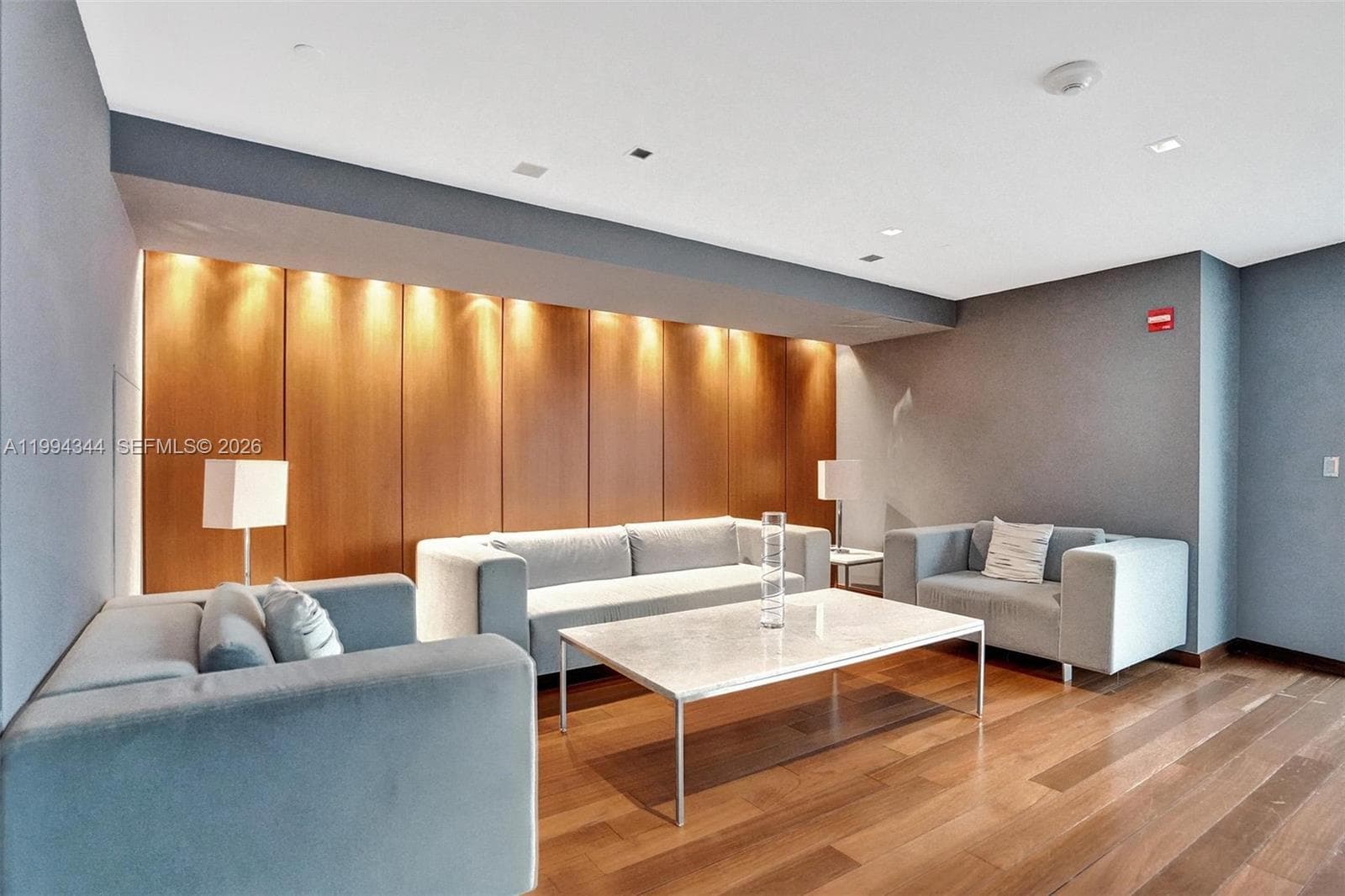 325 S Biscayne Blvd # 2519, Miami FL 33131 — 42