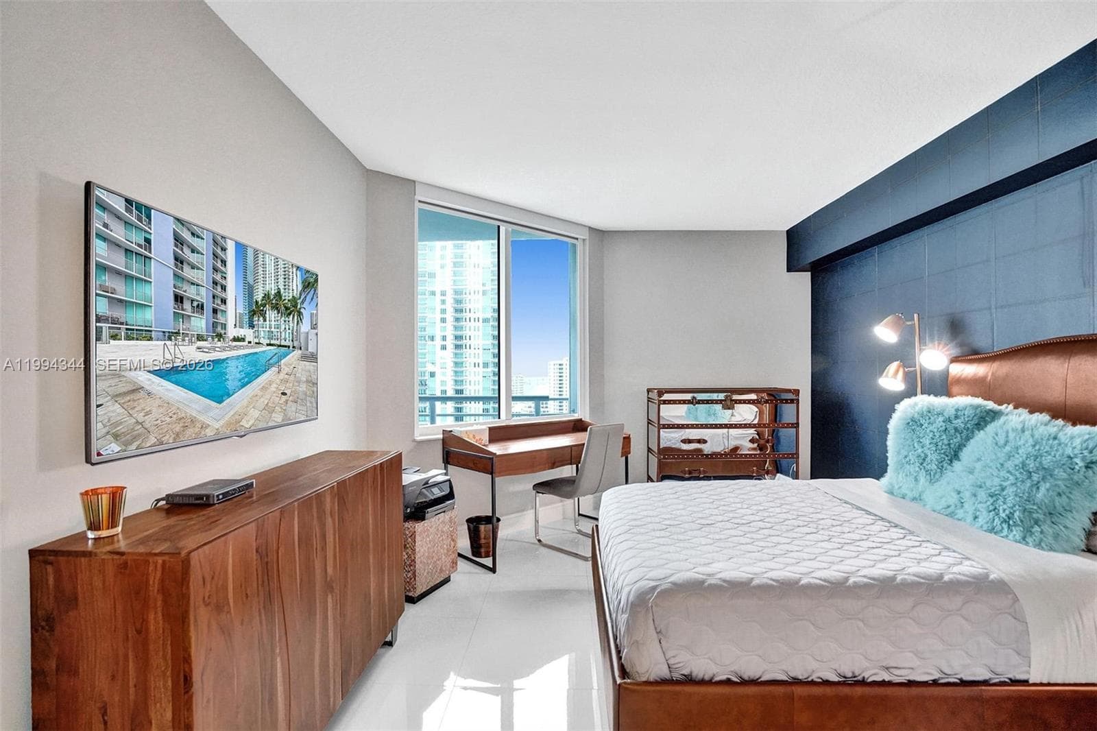 325 S Biscayne Blvd # 2519, Miami FL 33131 — 16