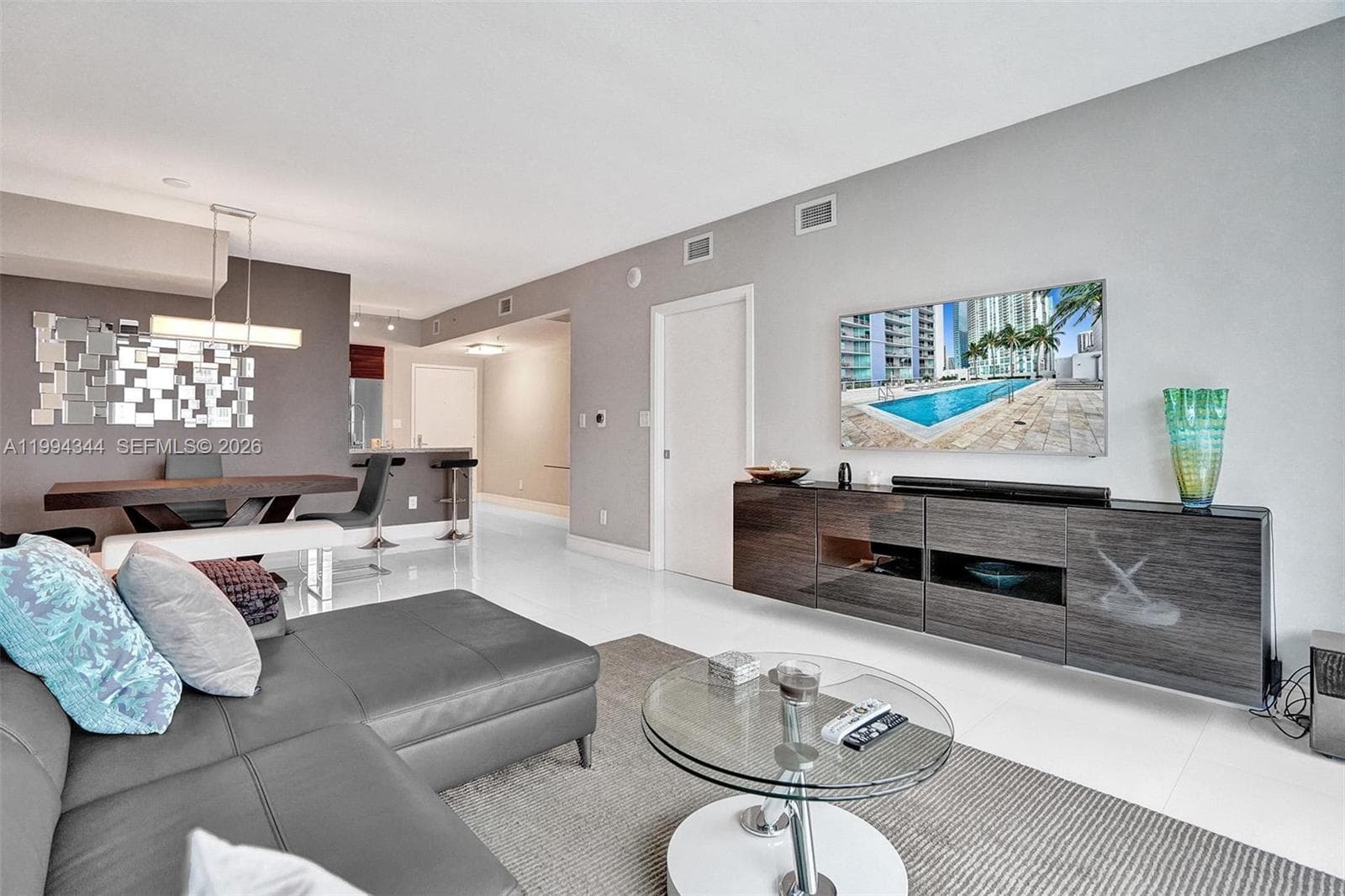 325 S Biscayne Blvd # 2519, Miami FL 33131 — 3