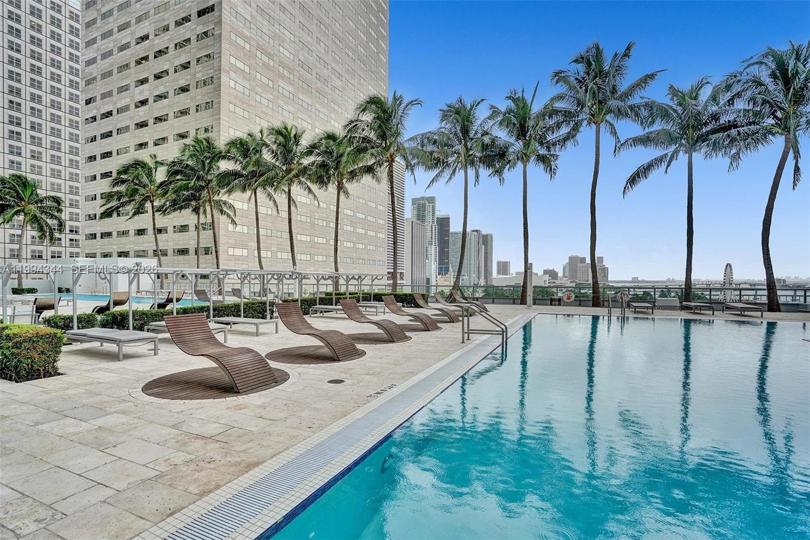 325 S Biscayne Blvd # 2519, Miami FL 33131 — 34
