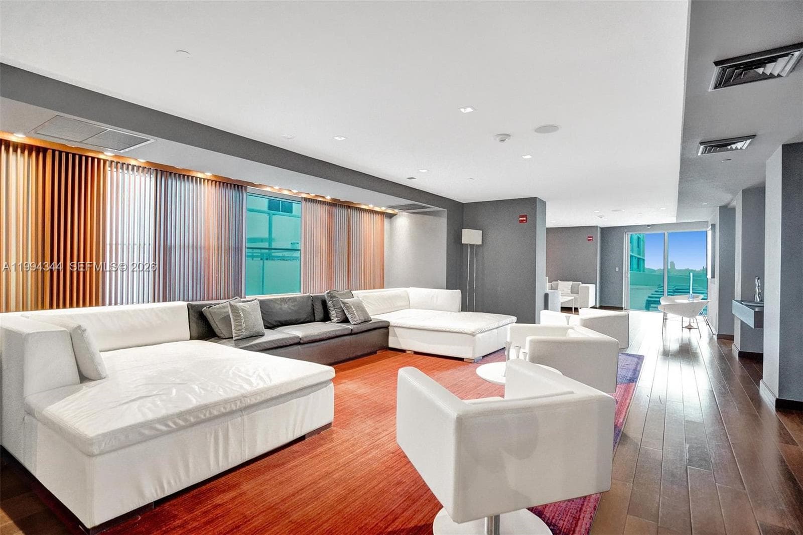 325 S Biscayne Blvd # 2519, Miami FL 33131 — 41