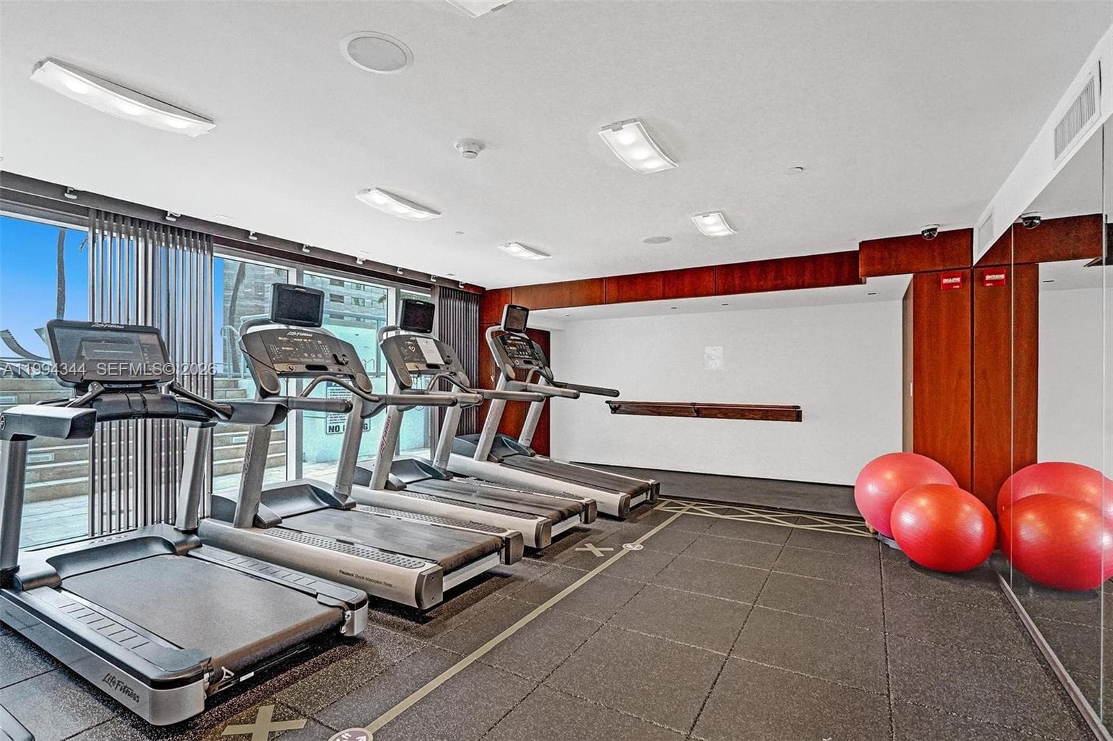 325 S Biscayne Blvd # 2519, Miami FL 33131 — 31