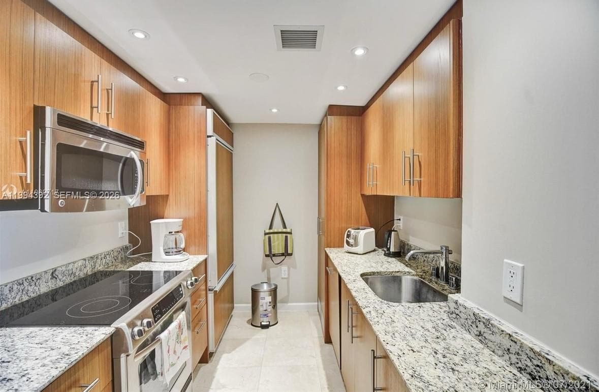 10275 Collins Ave # 806, Bal Harbour FL 33154 — 17