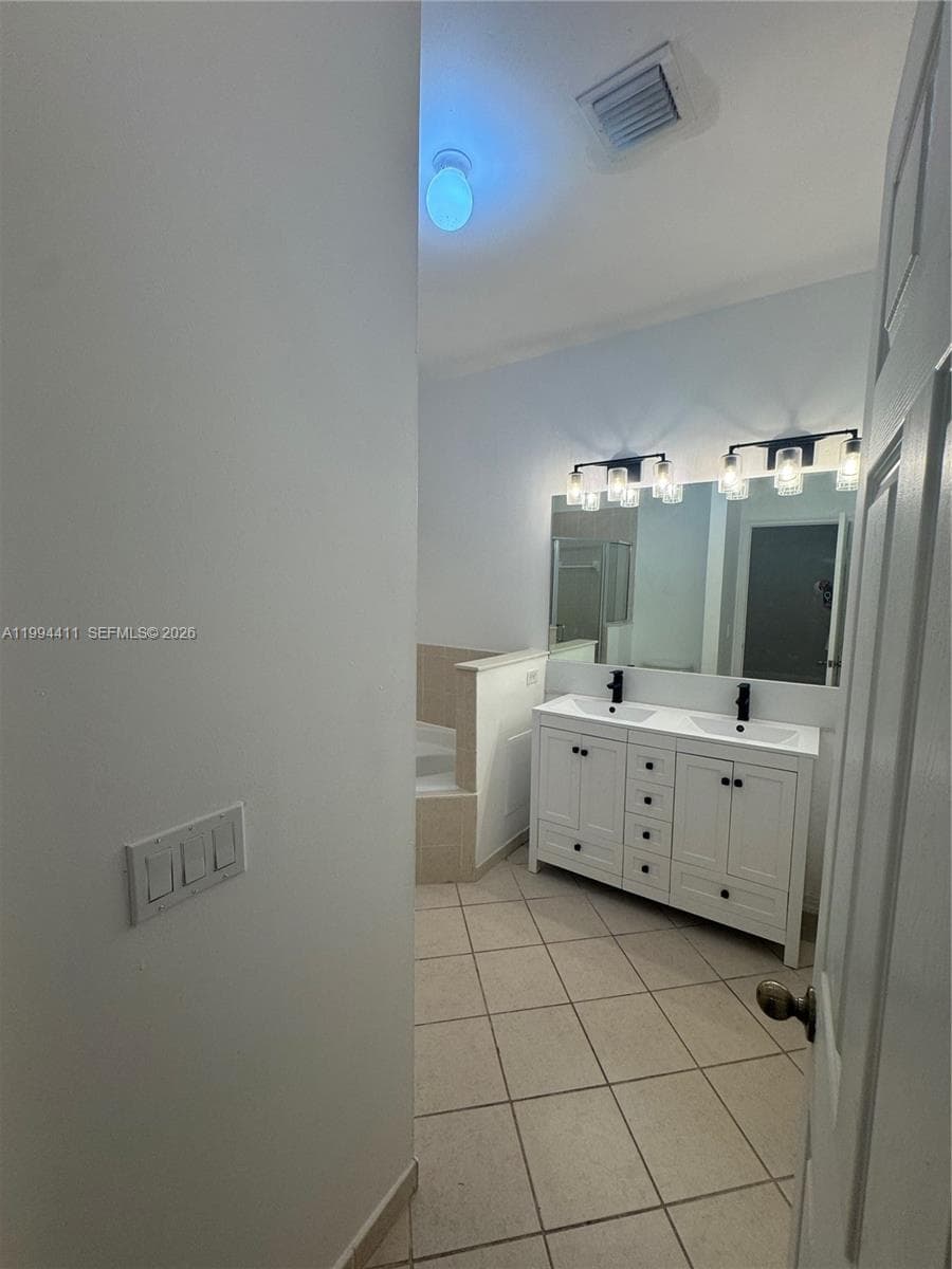22569 SW 89th Pl, Cutler Bay FL 33190 — 27