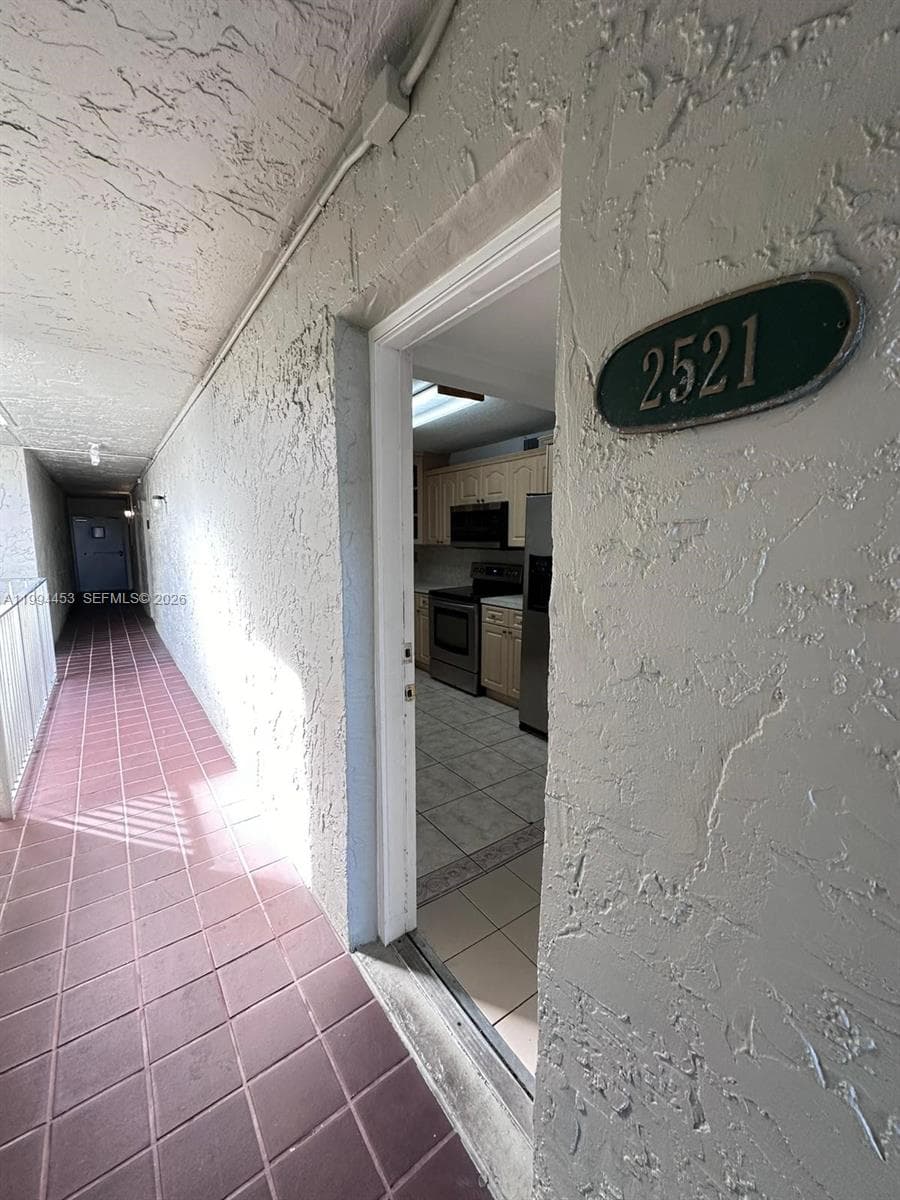 10000 NW 80th Ct # 2521, Hialeah Gardens FL 33016 — 3