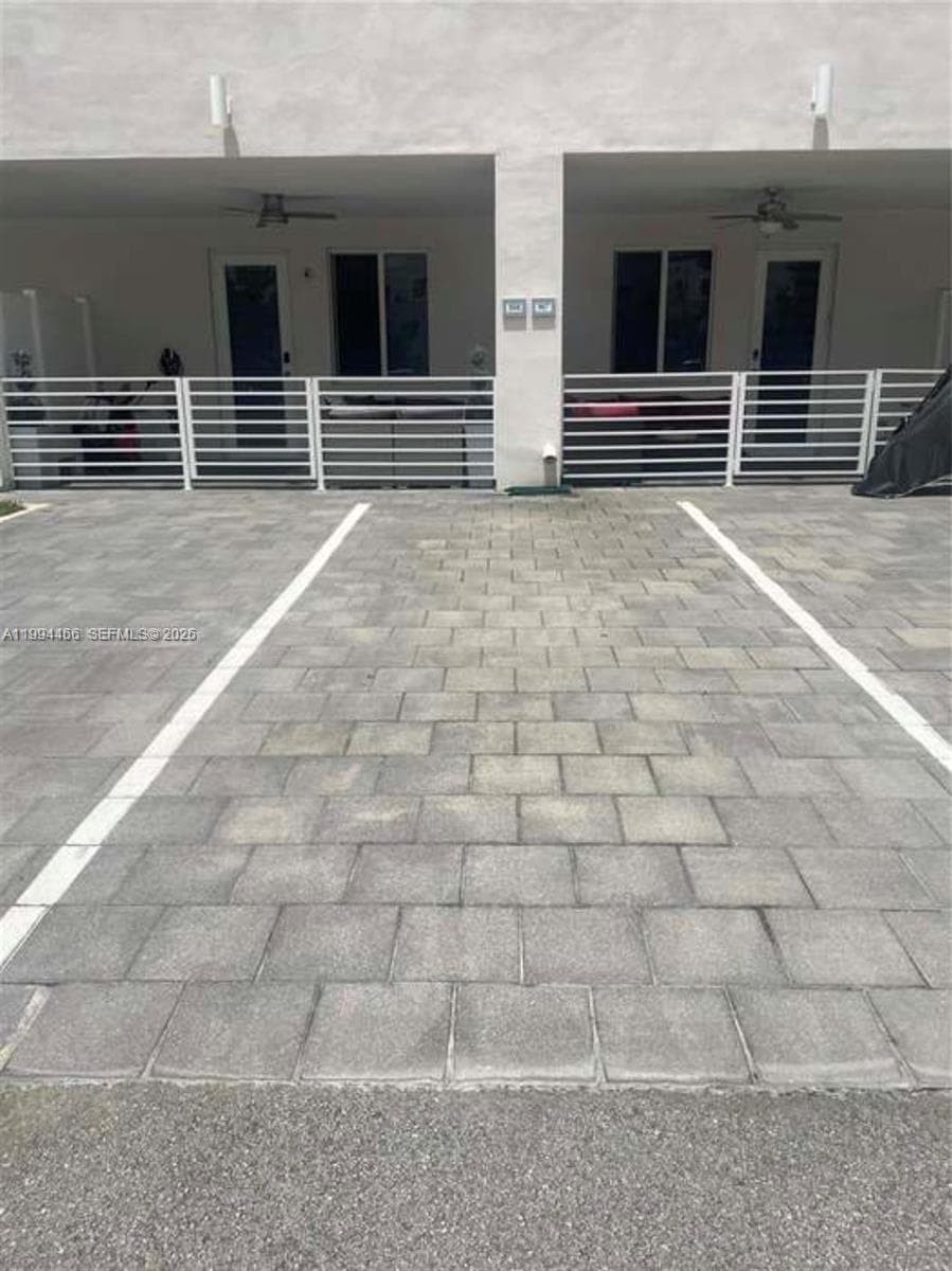 Landmark At Doral Condo N, Doral, FL — 32