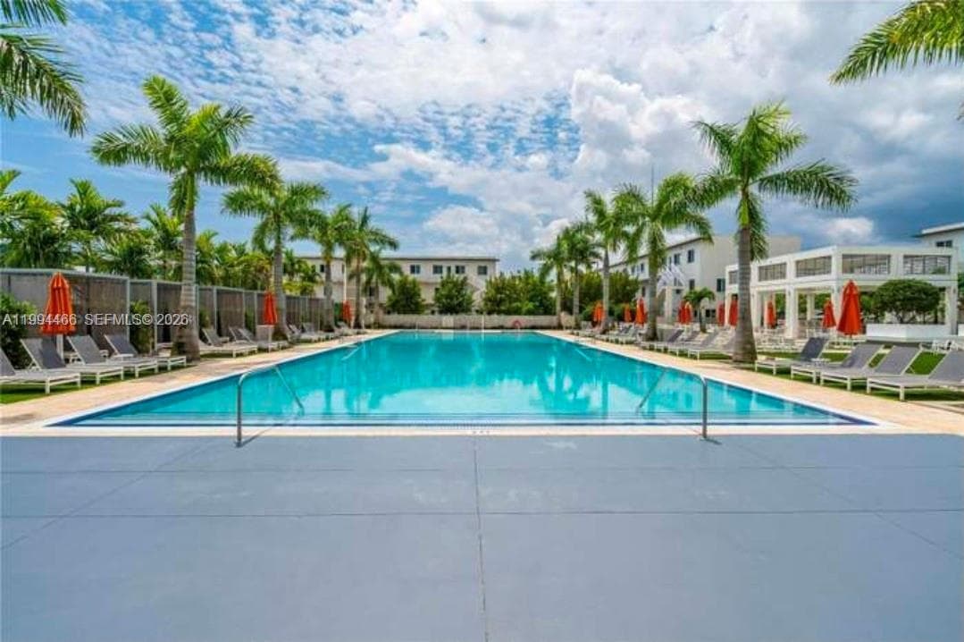 Landmark At Doral Condo N, Doral, FL — 34
