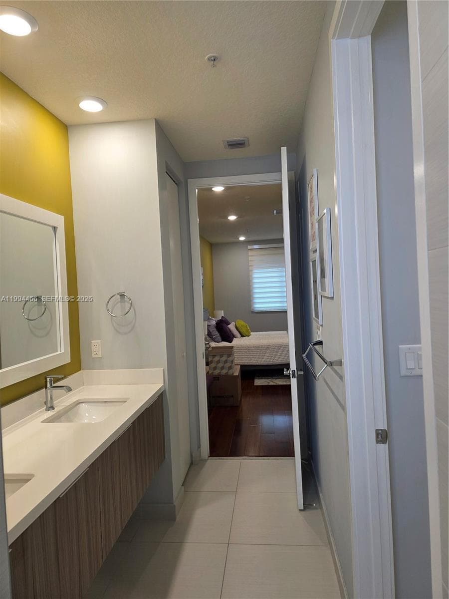 Landmark At Doral Condo N, Doral, FL — 14