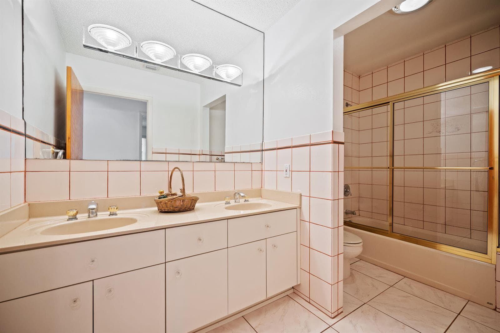 19340 SW 190th Street, Miami FL 33187 — 34
