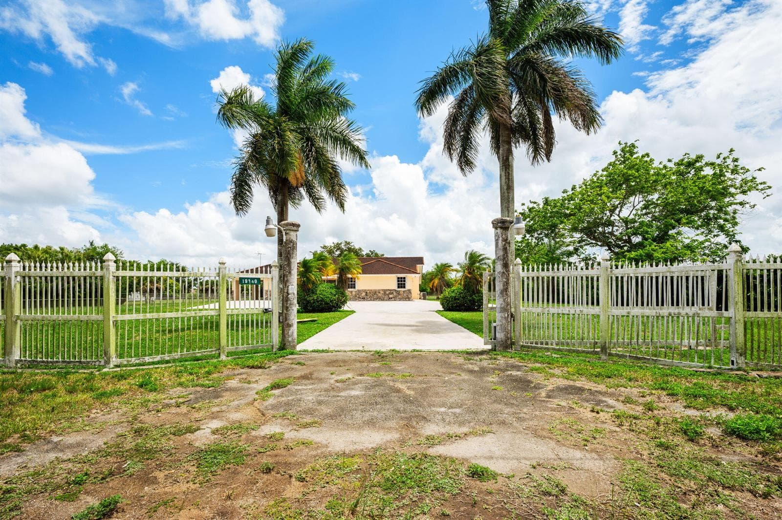 19340 SW 190th Street, Miami FL 33187 — 4