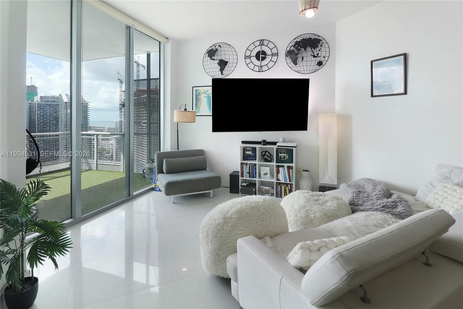 350 S Miami Ave # 4110, Miami FL 33130 — 11