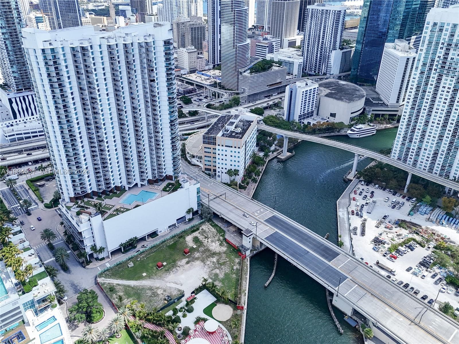 350 S Miami Ave # 4110, Miami FL 33130 — 40