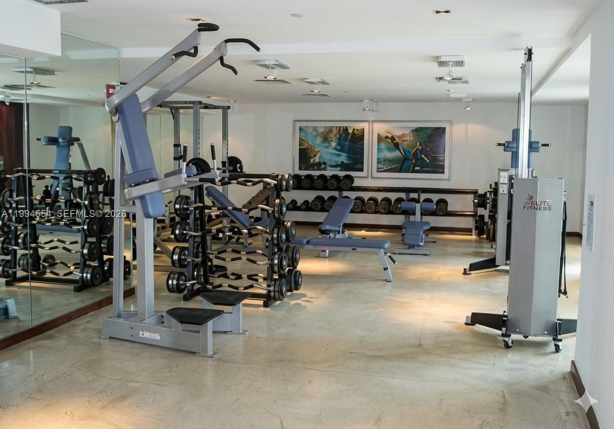 325 S Biscayne Blvd # 3314, Miami FL 33131 — 23
