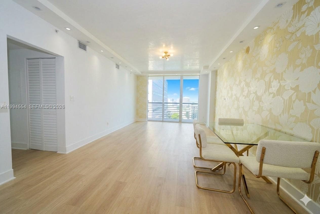 325 S Biscayne Blvd # 3314, Miami FL 33131 — 6