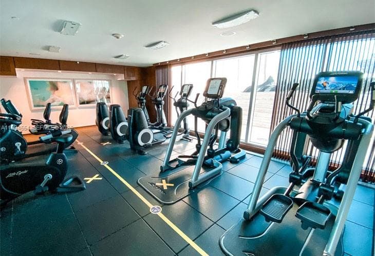 325 S Biscayne Blvd # 3314, Miami FL 33131 — 22