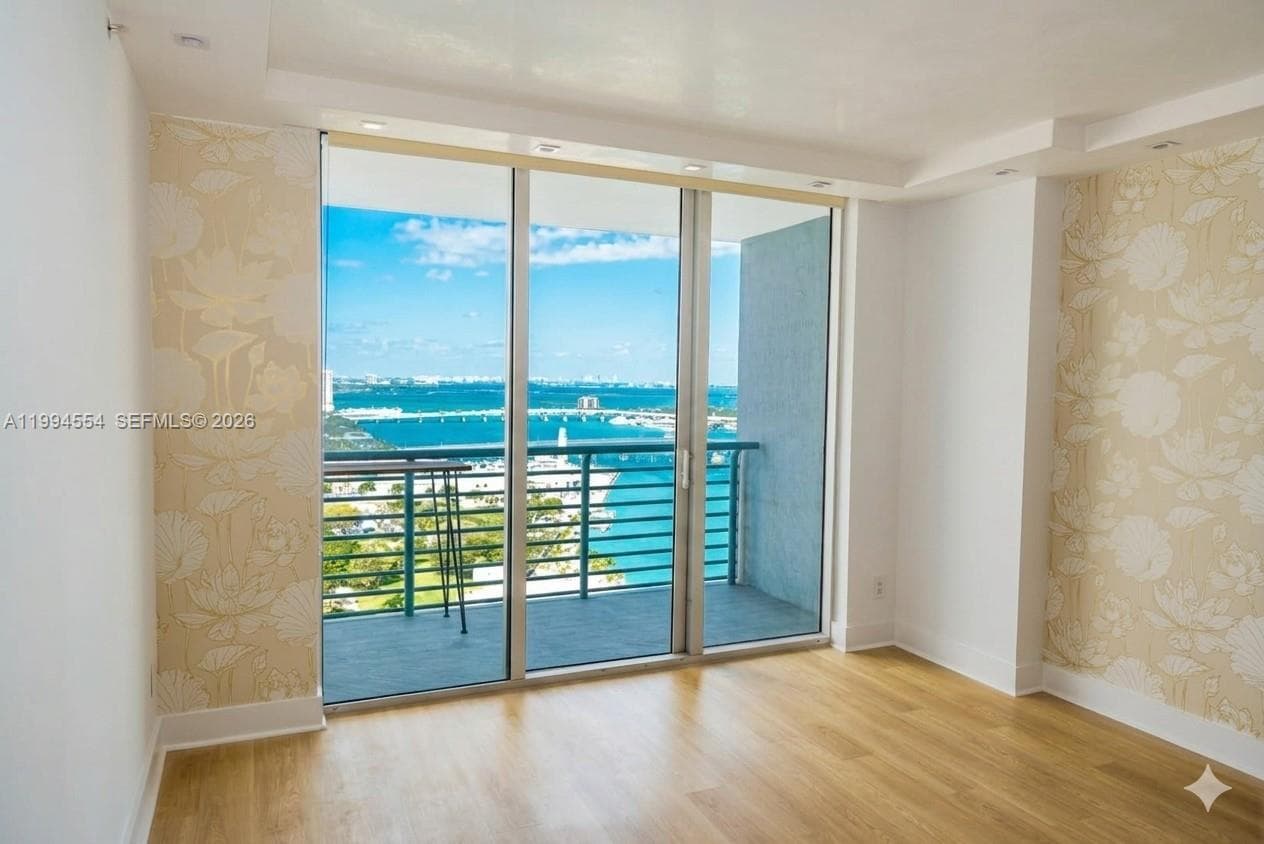 325 S Biscayne Blvd # 3314, Miami FL 33131 — 5