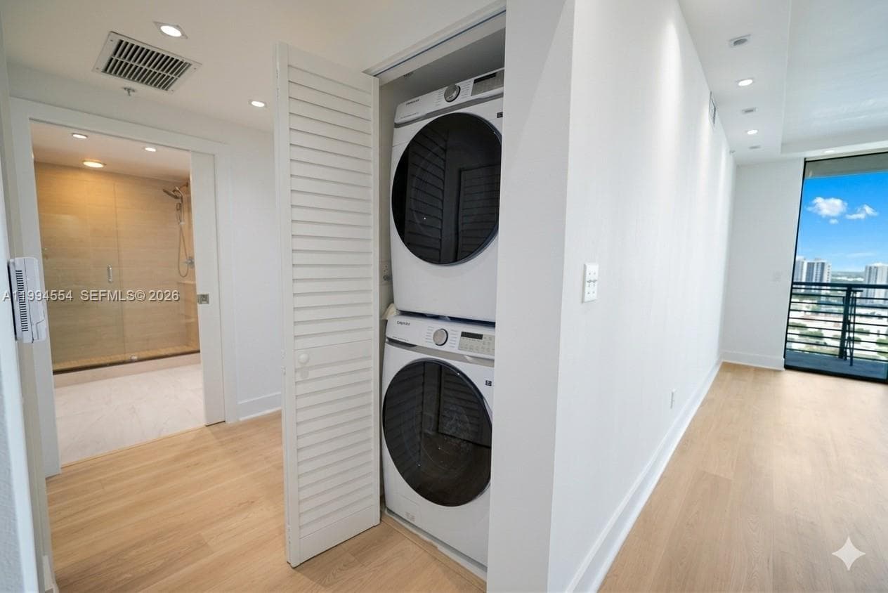 325 S Biscayne Blvd # 3314, Miami FL 33131 — 10