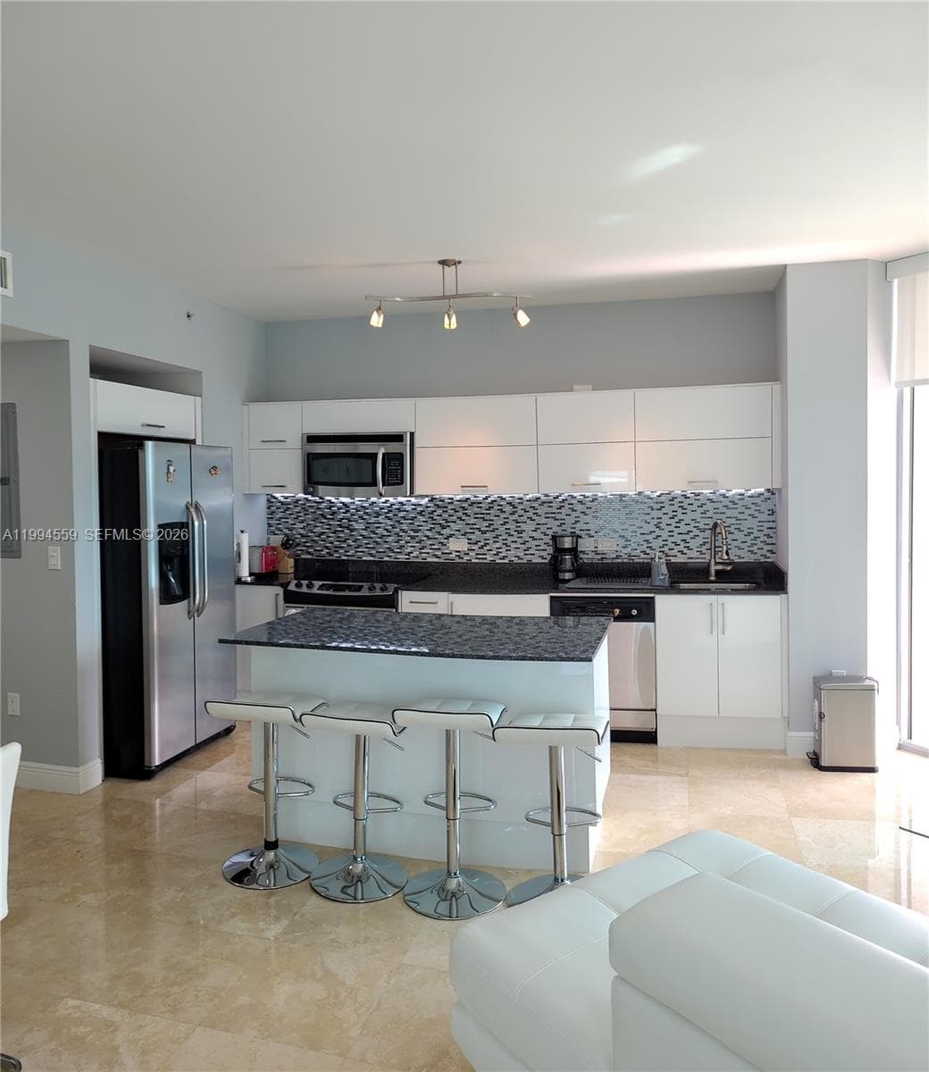 350 S Miami Ave # 2714, Miami FL 33130 — 27