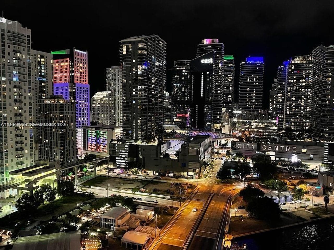 350 S Miami Ave # 2714, Miami FL 33130 — 17