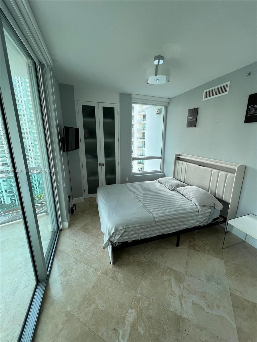 350 S Miami Ave # 2714, Miami FL 33130 — 43