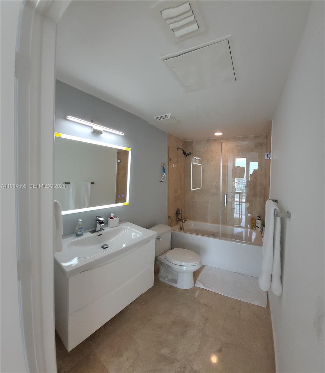 350 S Miami Ave # 2714, Miami FL 33130 — 36