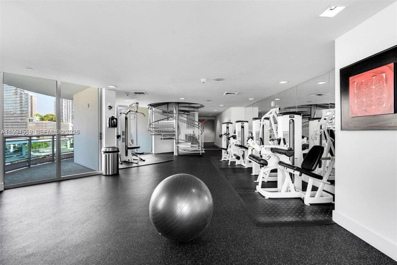 350 S Miami Ave # 2714, Miami FL 33130 — 10