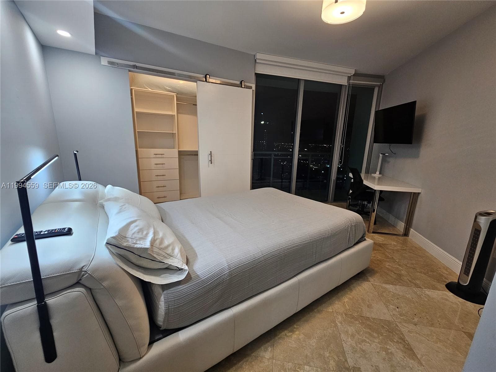 350 S Miami Ave # 2714, Miami FL 33130 — 33