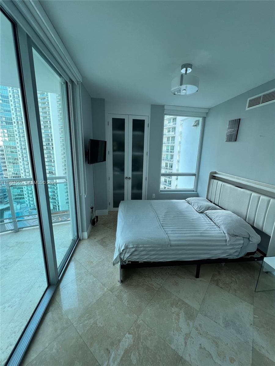 350 S Miami Ave # 2714, Miami FL 33130 — 45
