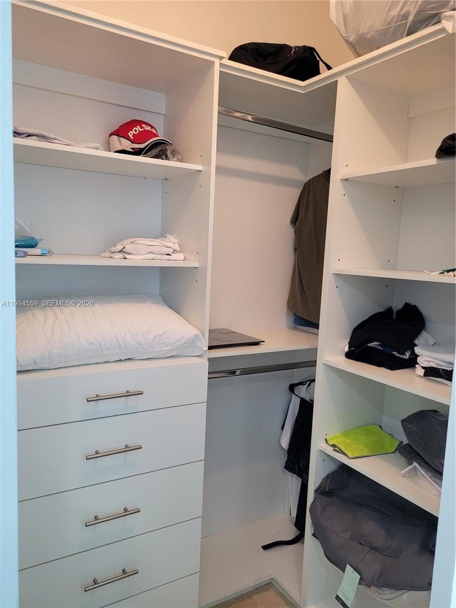 350 S Miami Ave # 2714, Miami FL 33130 — 37
