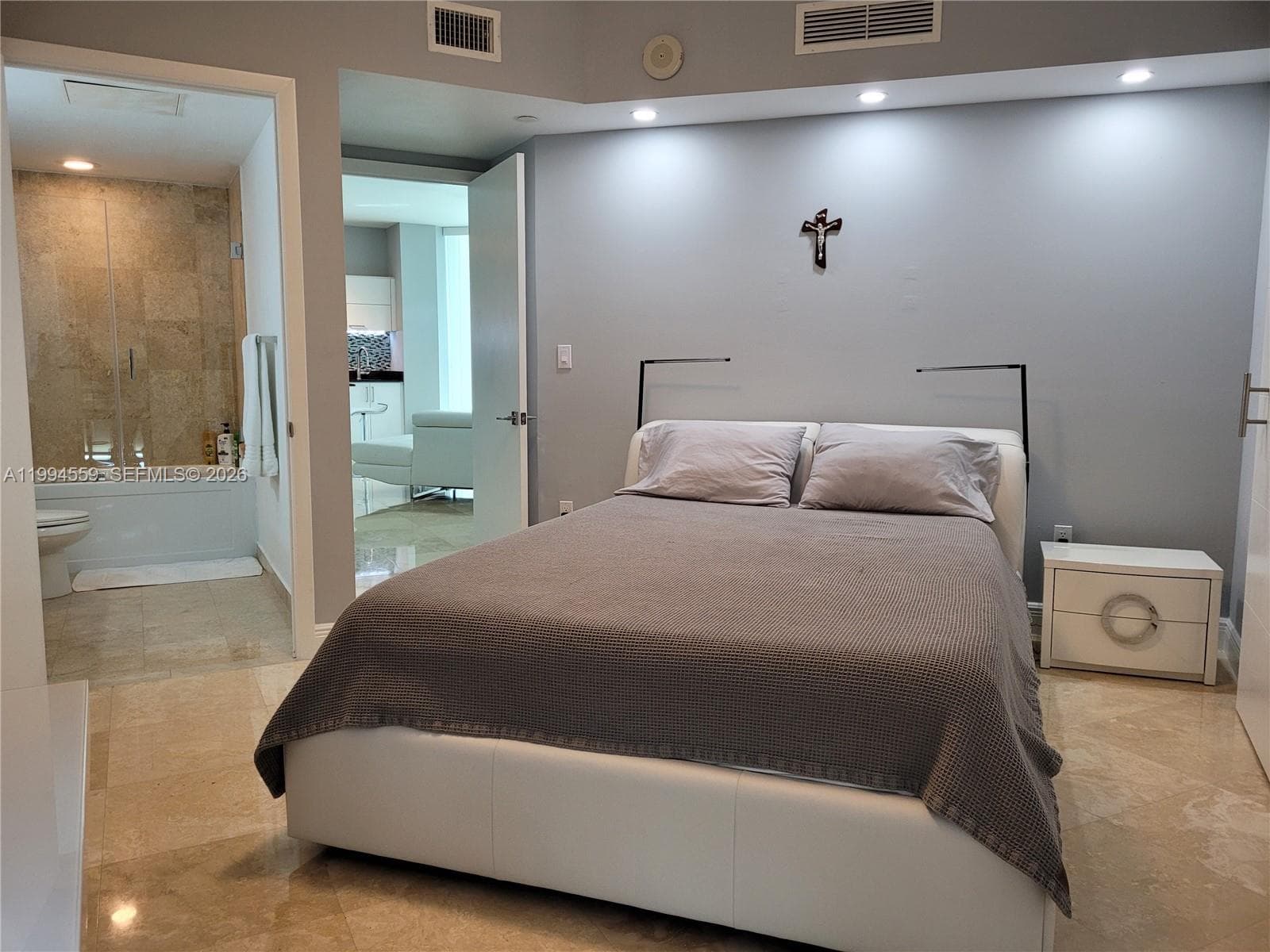 350 S Miami Ave # 2714, Miami FL 33130 — 40