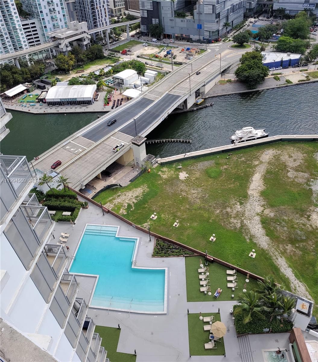350 S Miami Ave # 2714, Miami FL 33130 — 35